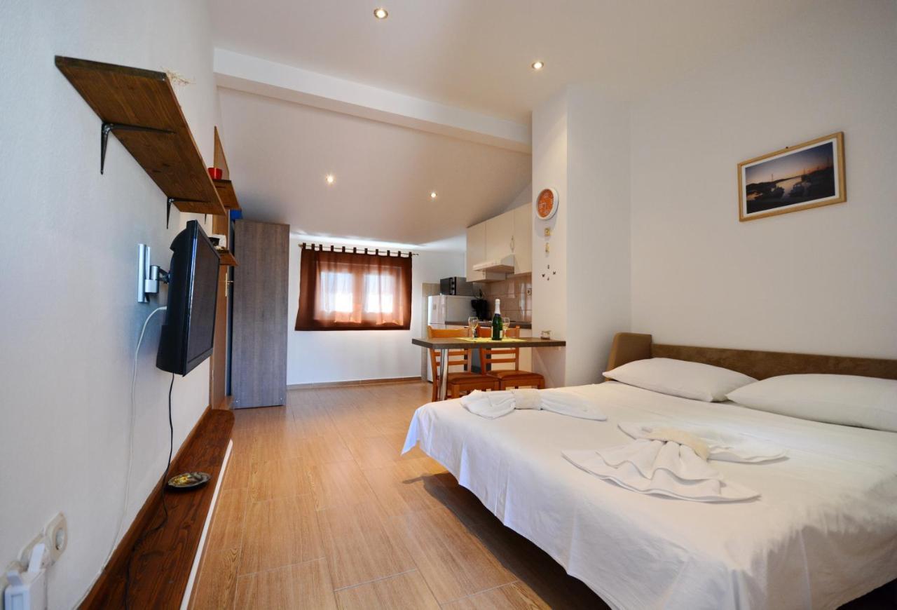 Studio Apartment Martin Zadar Bagian luar foto