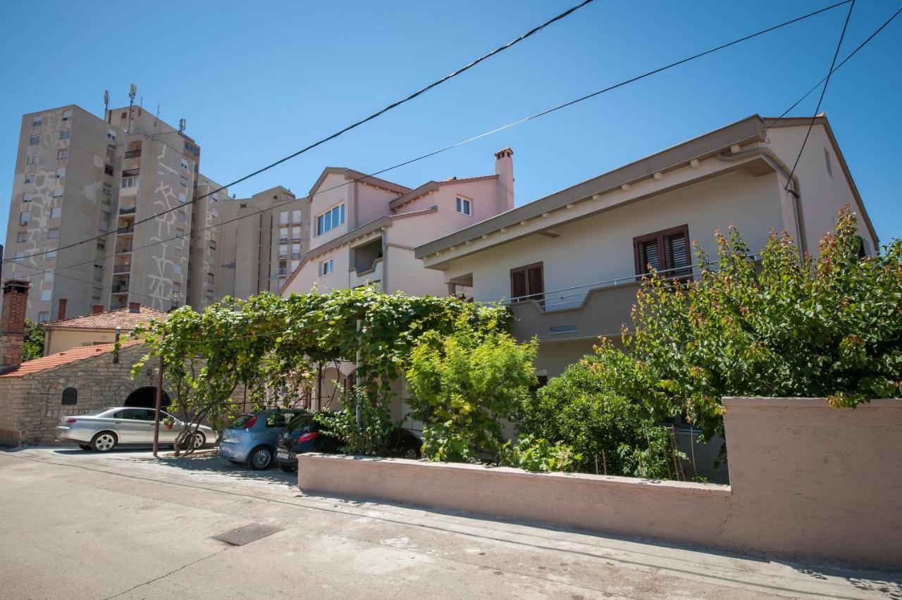 Studio Apartment Martin Zadar Bagian luar foto